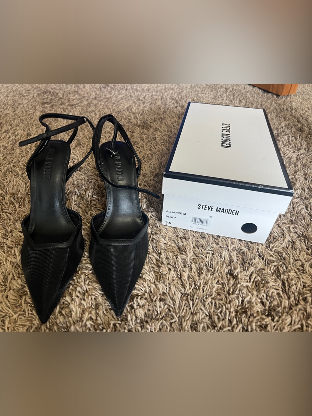 Steve Madden Black Pointed Slingback Pumps